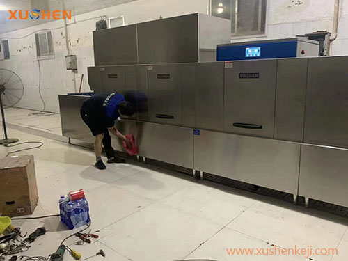 大型长龙式洗碗机—6.1米长龙式洗碗机客户安装现场